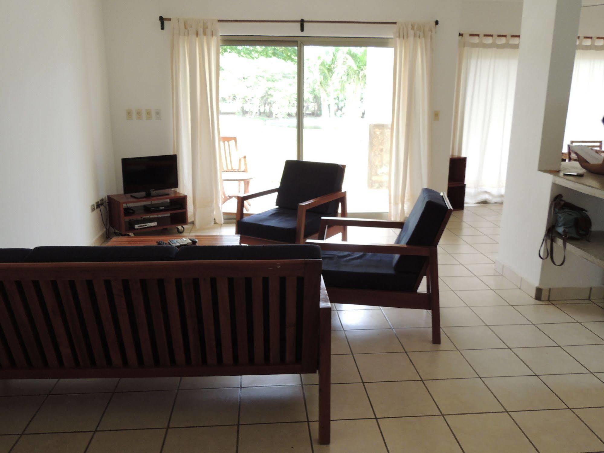 Hacienda Iguana Beach And Golf Resort Tola Exterior foto