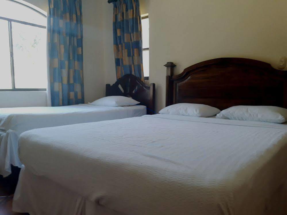 Hacienda Iguana Beach And Golf Resort Tola Exterior foto
